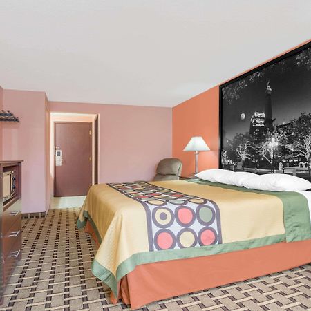Super 8 By Wyndham Shelbyville Bagian luar foto