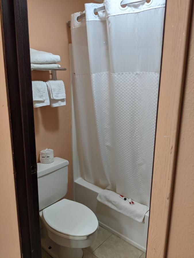 Super 8 By Wyndham Shelbyville Bagian luar foto