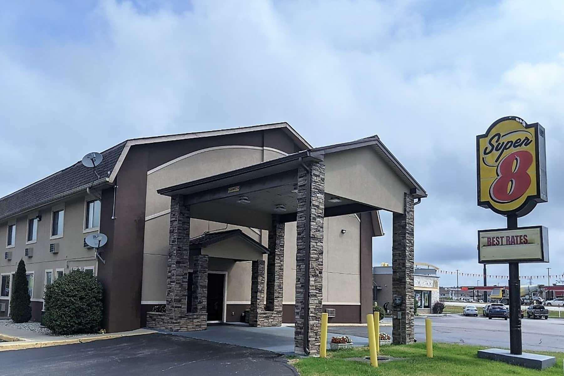 Super 8 By Wyndham Shelbyville Bagian luar foto
