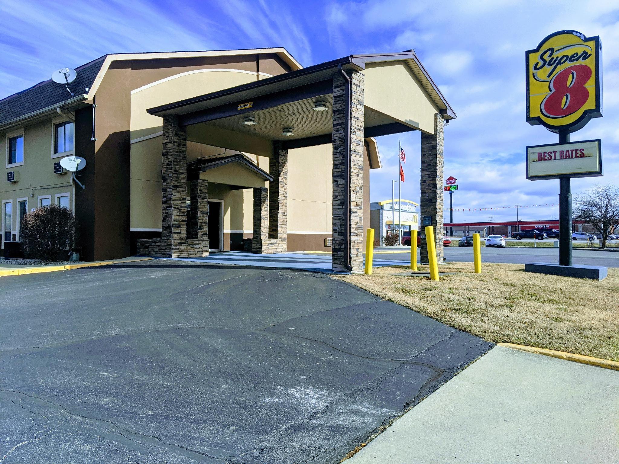 Super 8 By Wyndham Shelbyville Bagian luar foto