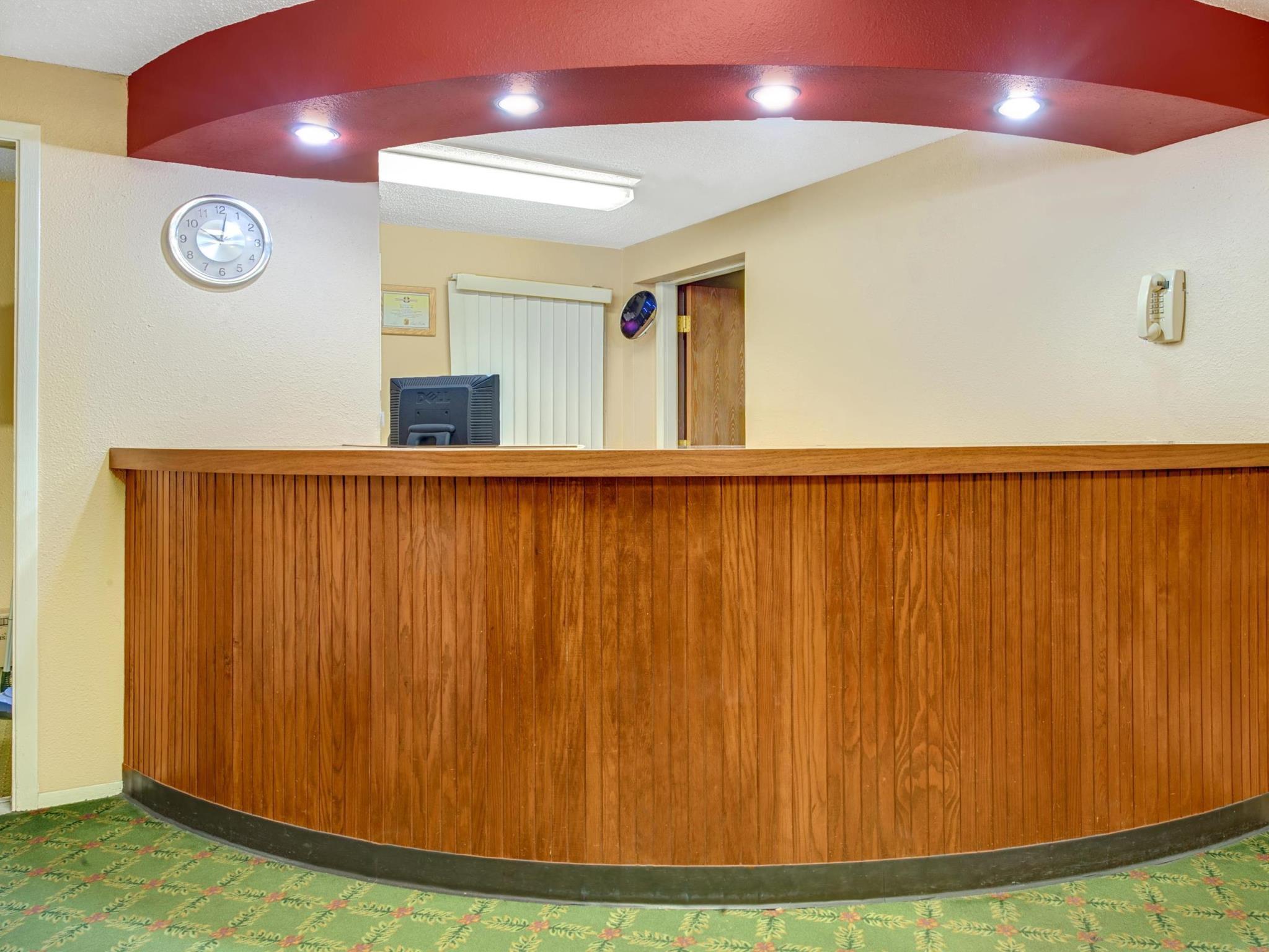 Super 8 By Wyndham Shelbyville Bagian luar foto
