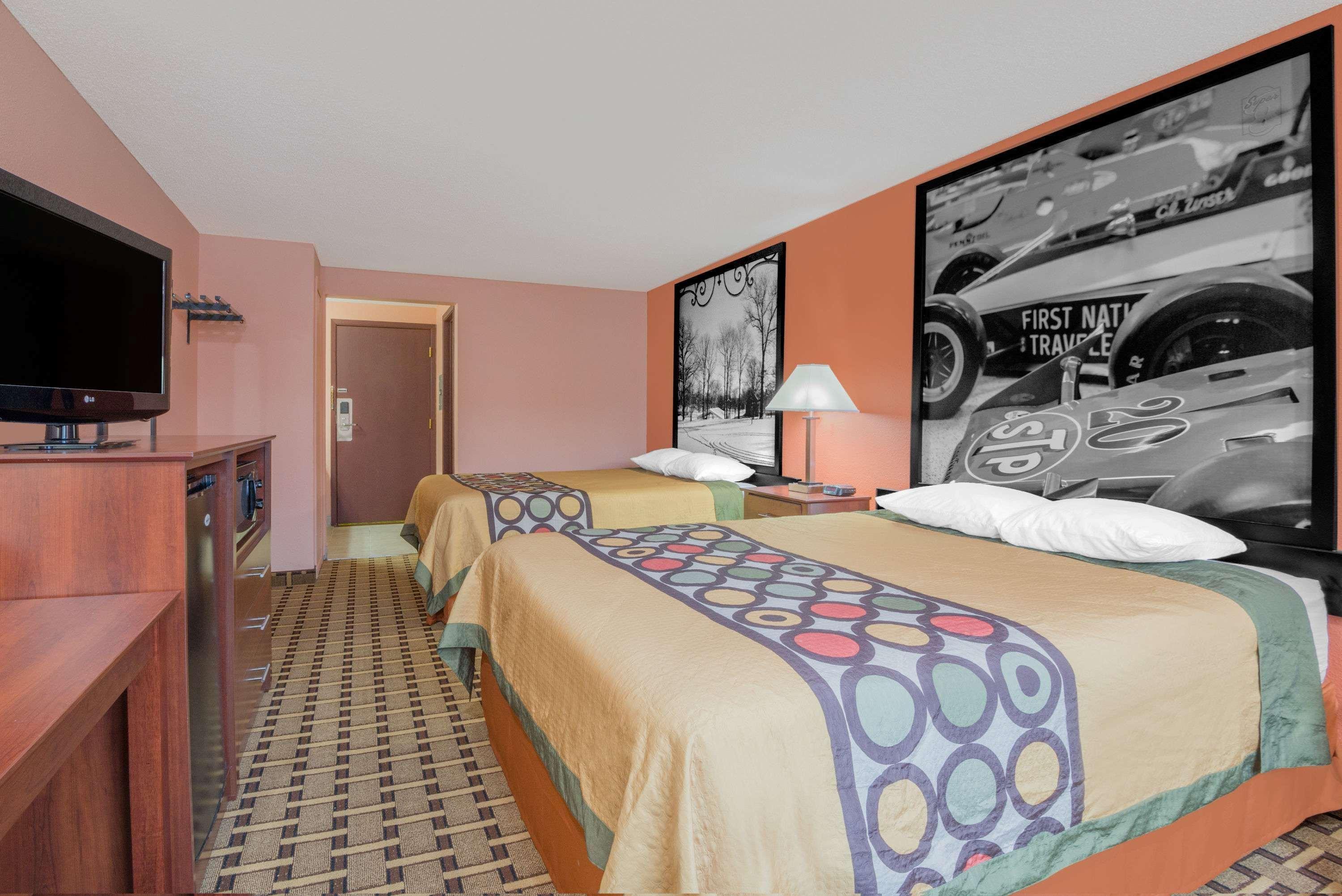 Super 8 By Wyndham Shelbyville Bagian luar foto