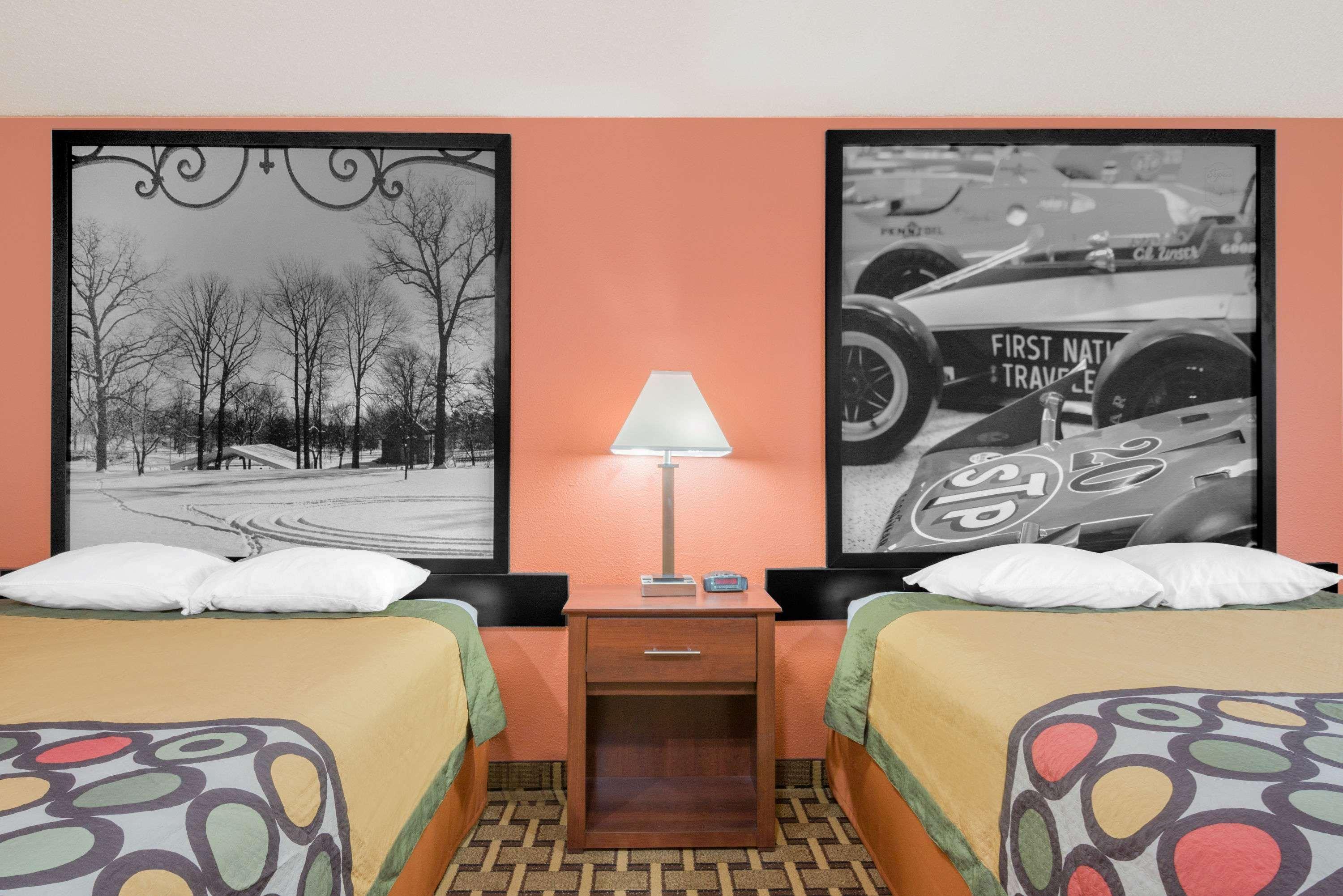 Super 8 By Wyndham Shelbyville Bagian luar foto